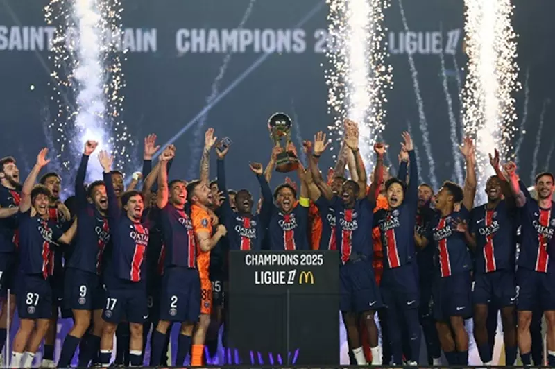 تحليل تأثير الذكاء الاصطناعي على نتائج الدوري الفرنسي: باريس البطل ونانت في الأزمة