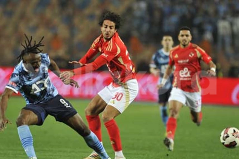 تغطية شاملة لمباراة الأهلي وبيراميدز وتأثيرها على الدوري المصري